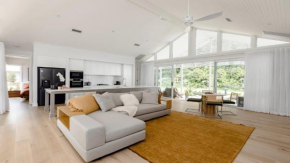 Resort Style Living With Pool, Tennis Court and Beach, Avoca Beach